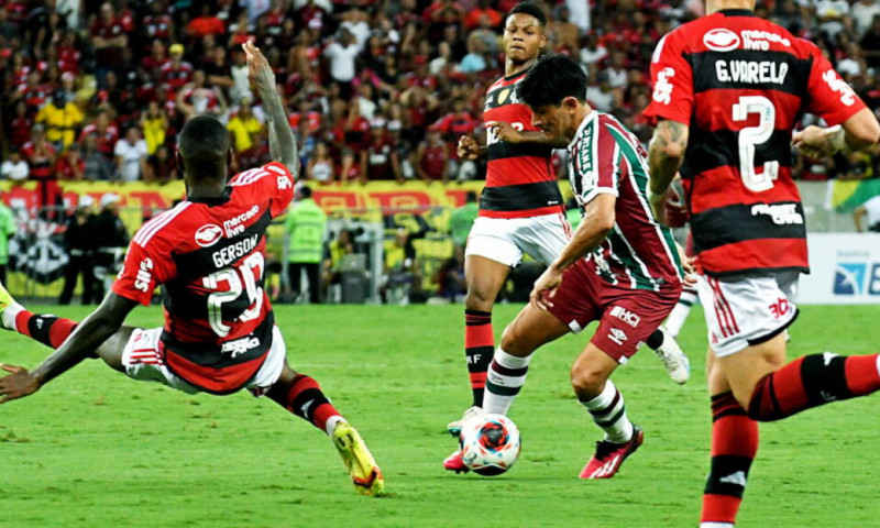 Flamengo Vence Fluminense E Fica Mais Perto Do Título