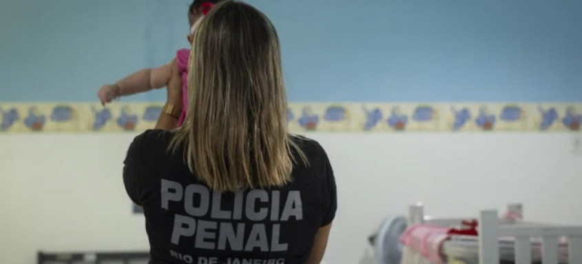 AGORA É LEI: PRESÍDIOS E UNIDADES DE SEGURANÇA PÚBLICA PODERÃO GANHAR CRECHES PARA FILHOS DE AGENTES