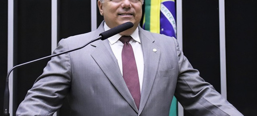 Sessão solene na Câmara homenageia os 5 anos da operação Acolhida
A ação humanitária presta atendimento a refugiados e migrantes venezuelanos em Roraima. Cerimônia acontece por iniciativa do deputado Eduardo Pazuello (PL).
