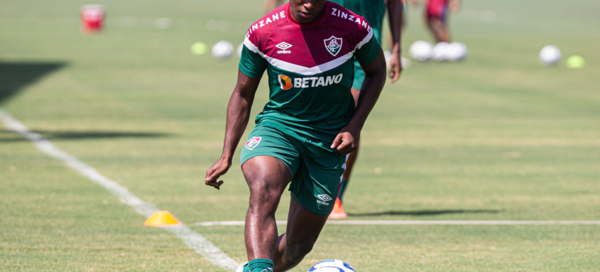 Jhon Arias volta ao time titular do Fluminense neste domingo, após ter sido poupado na última rodada do Brasileirão