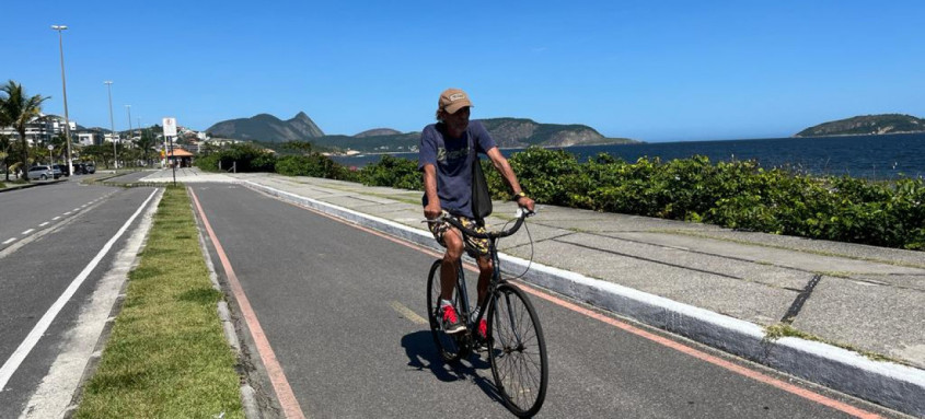 Ciclovia em Piratininga: adeptos das pedaladas podem circular livremente até outros bairros da Região Oceânica de Niterói, associando mobilidade e lazer