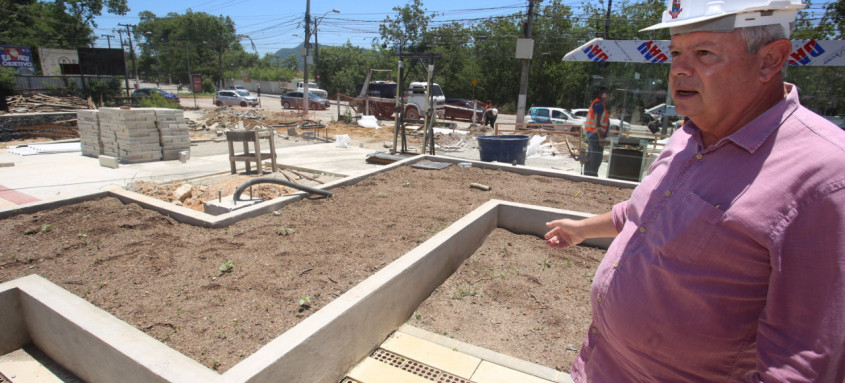 Com a primeira parte prevista para ser entregue no próximo dia 22, obra realizada em Camboinhas foi vistoriada pessoalmente pelo prefeito Axel Grael