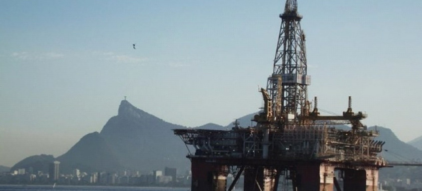 Plataforma de petróleo na baía de Guanabara, no Rio de Janeiro
