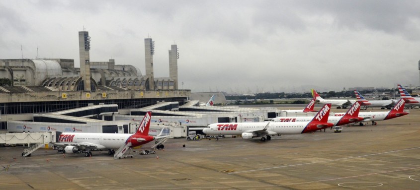 No Aeroporto Santos Dumont, no Rio de Janeiro, ocorreram alguns problemas devido à intermitência no sistema de check-in 