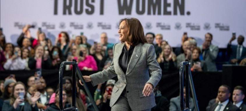 Kamala Harris tem o apoio do presidente dos EUA, Joe Biden, para concorrer à Casa Branca pelo Partido Democrata