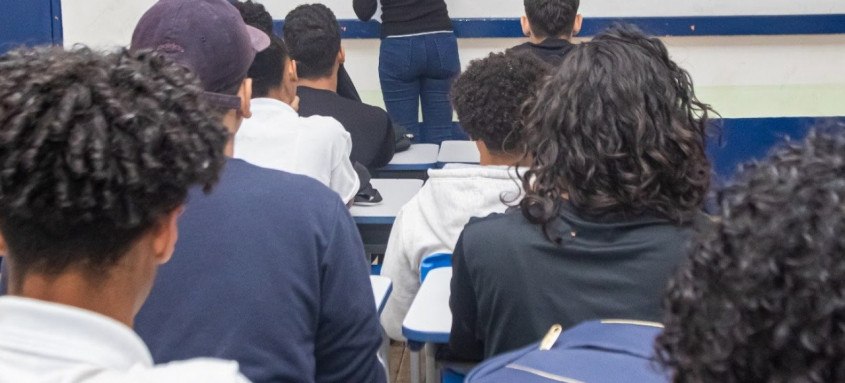 As oportunidades são para os cargos de professor; orientador e supervisor educacional; e instrutor para as disciplinas profissionalizantes