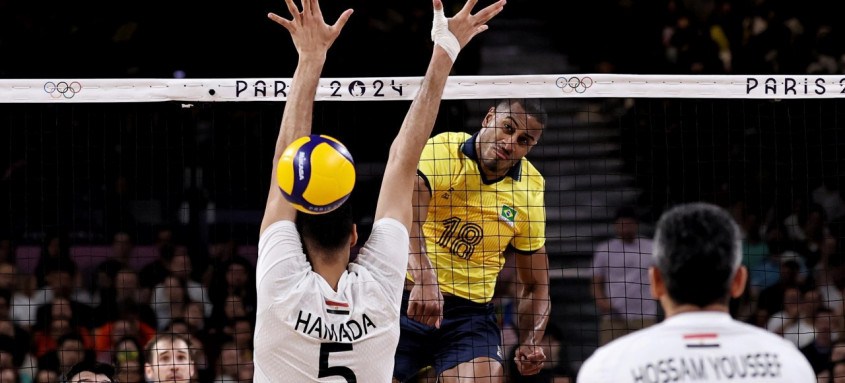 Mesmo com a vitória, o Brasil permanece na terceira posição do Grupo B, agora com quatro pontos