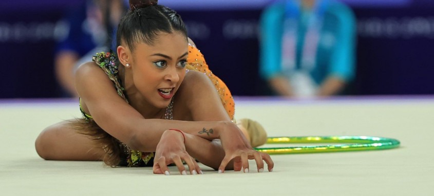 Bárbara Domingos disputou a final do individual geral de ginástica rítmica nas Olimpíadas de Paris e terminou em décimo lugar