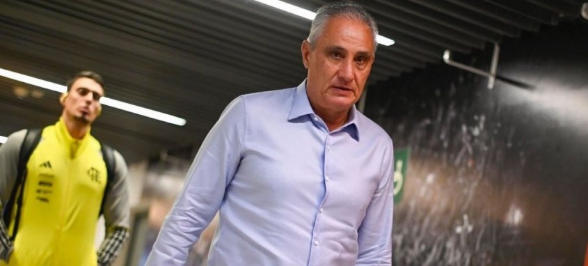 Tite tenta acertar o Flamengo para o duelo contra o Peñarol, quinta, pela Libertadores
