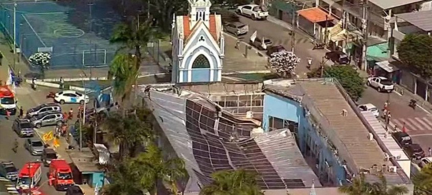 Telhado do Santuário do Morro da Conceição, em Recife, desabou nesta sexta durante uma distribuição de cestas básicas