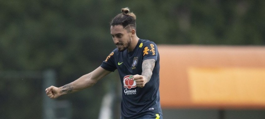 Lateral-esquerdo Alex Telles defendeu a seleção brasileira na última Copa do Mundo, em 2022 