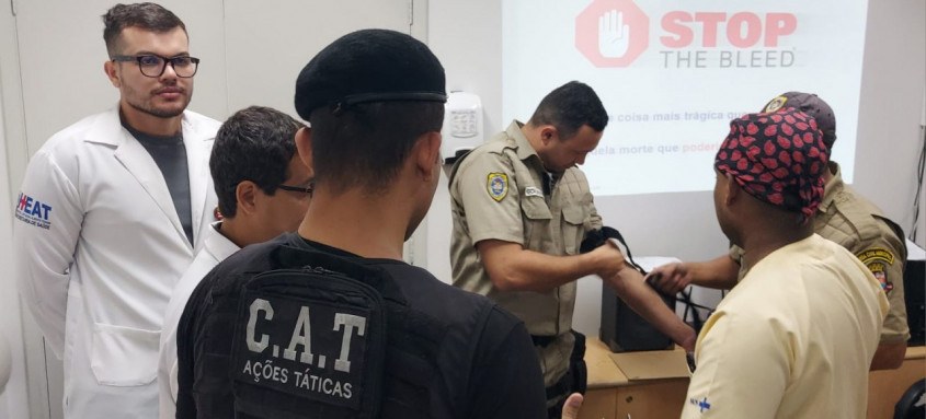 Curso de capacitação Stop The Bleed é promovido pelo Núcleo de Estudos e Pesquisas (NEP) do HEAT