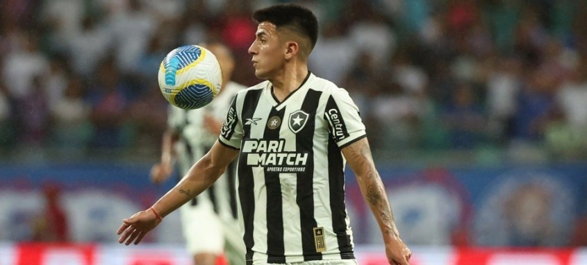 Argentino Thiago Almada será uma das estrelas do Botafogo em campo no duelo desta noite contra o São Paulo