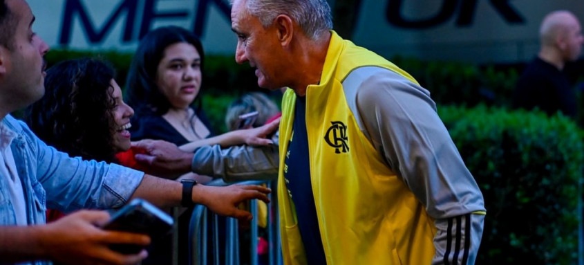 Técnico Tite optou por escalar um time 'alternativo' para enfrentar o Grêmio em Porto Alegre