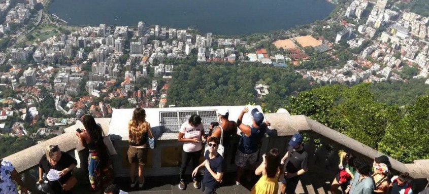 Nos primeiros oito meses do ano, o Brasil recebeu mais de 4,45 milhões de turistas internacionais