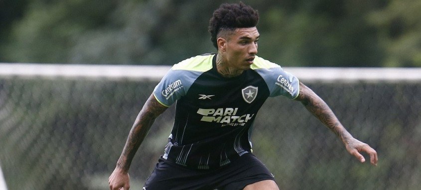 Convocado para a Seleção Brasileira, atacante Igor Jesus está confirmado no time do Botafogo