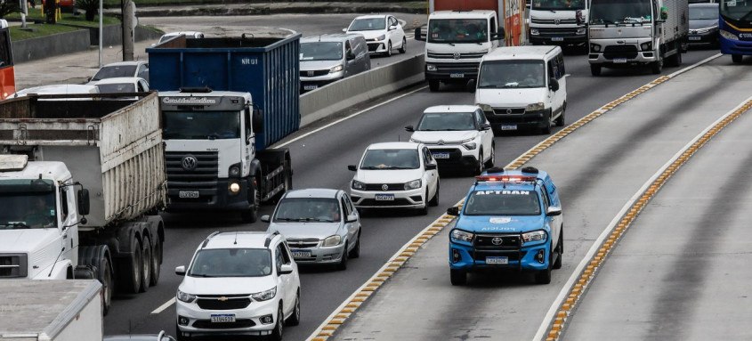 Policia Militar reforça o patrulhamento na Avenida Brasil e principais vias de acesso com adicional de viaturas, motopatrulhas e helicópteros