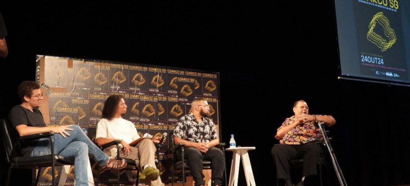 Evento foi aberto com a mesa de debates 