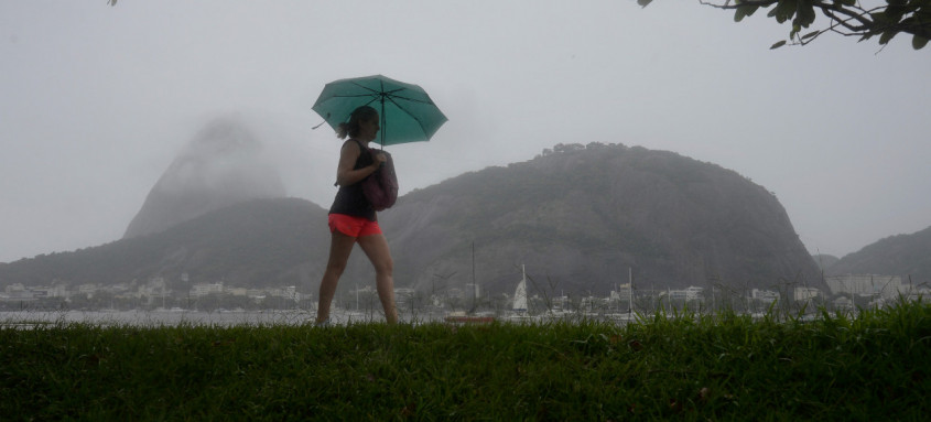 Previsão é de pancadas de chuva, rápidas e isoladas, de intensidade moderada a forte, que podem ser acompanhadas de raios e rajadas de vento moderadas a fortes