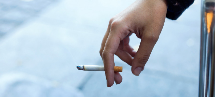 Qualquer pessoa usuária de qualquer forma de tabaco, incluindo os adolescentes, pode fazer o tratamento, que dura quatro semanas