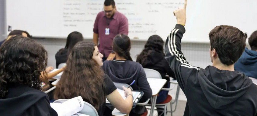 Estudantes matriculados em cursos superiores devem se inscrever exclusivamente pela internet