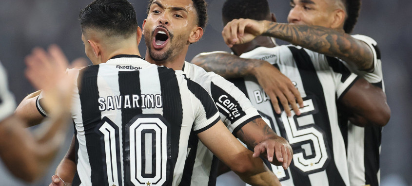 Botafogo, após quatro dias conquistar a Libertadores, pode nesta quarta ser campeão brasileiro em jogo contra o Inter em Porto Alegre