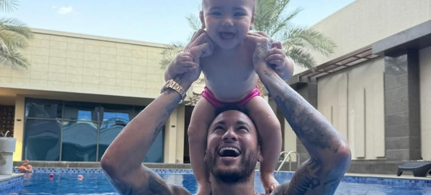 Neymar já é pai de Mavie, Davi Lucca e Helena
