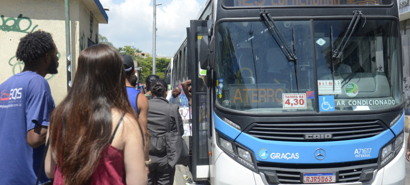 Autorização para o reajuste da passagem de ônibus foi publicada no Diário Oficial do município desta quinta-feira