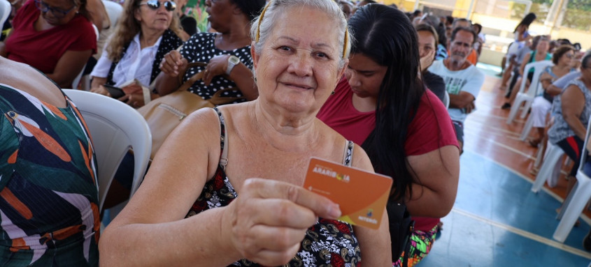 Entrega dos novos cartões começa nesta segunda e o primeiro pagamento será depositado no próximo sábado