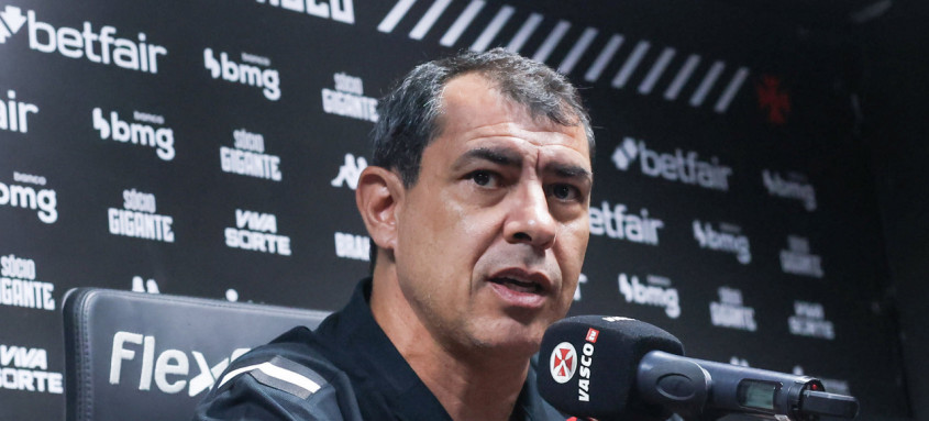 Fábio Carille, novo técnico do Vasco, foi apresentado hoje no clube