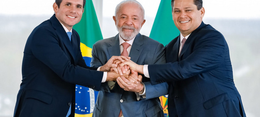 Presidente da República com os novos presidentes do Poder Legislativo