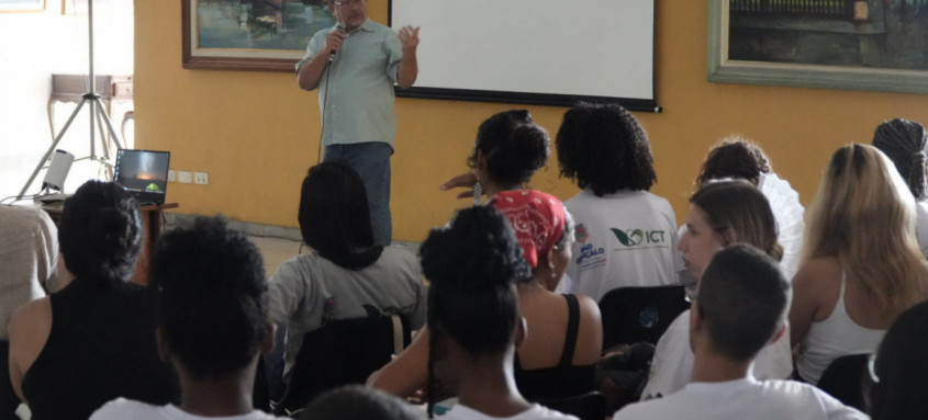 O evento foi finalizado com um espaço para debates com os instrutores Geórgia Rocha e Pedro Barbosa