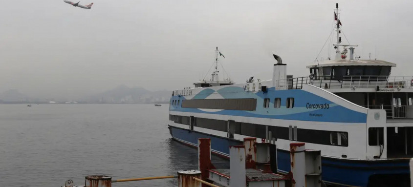 A partir desta quinta-feira (6), a linha de barcas que faz o trajeto Praça XV - Charitas, pela Baía de Guanabara, ligando o Rio à Niterói, passará a custar R$ 7,70