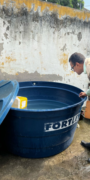 Agentes vistoriaram casas e pulverizaram inseticida