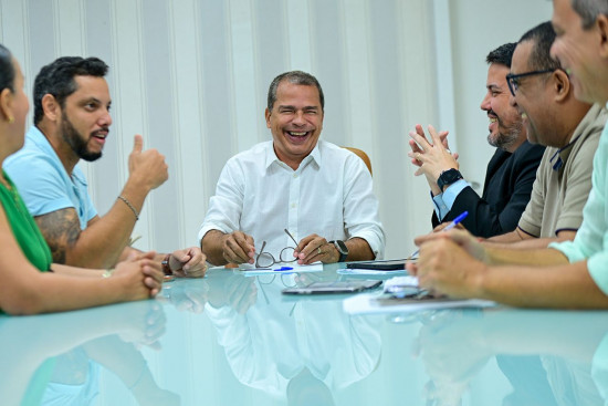 Prefeito anuncia processo seletivo da Assistência Social com 236 vagas 
      
         O prefeito de Campos, Frederico Paes, realizou nesta quarta-feira (22) uma reunião de alinhamento sobre o primeiro processo seletivo da Assistência...