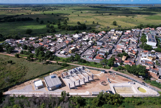 Secretaria de Obras avança com a construção de três Vilas Olímpicas 
      
         Três novas vilas olímpicas estão sendo construídas em Campos: Goitacazes (Parque Real), na Baixada Campista; em Ururaí e no Parque Eldorado, em...