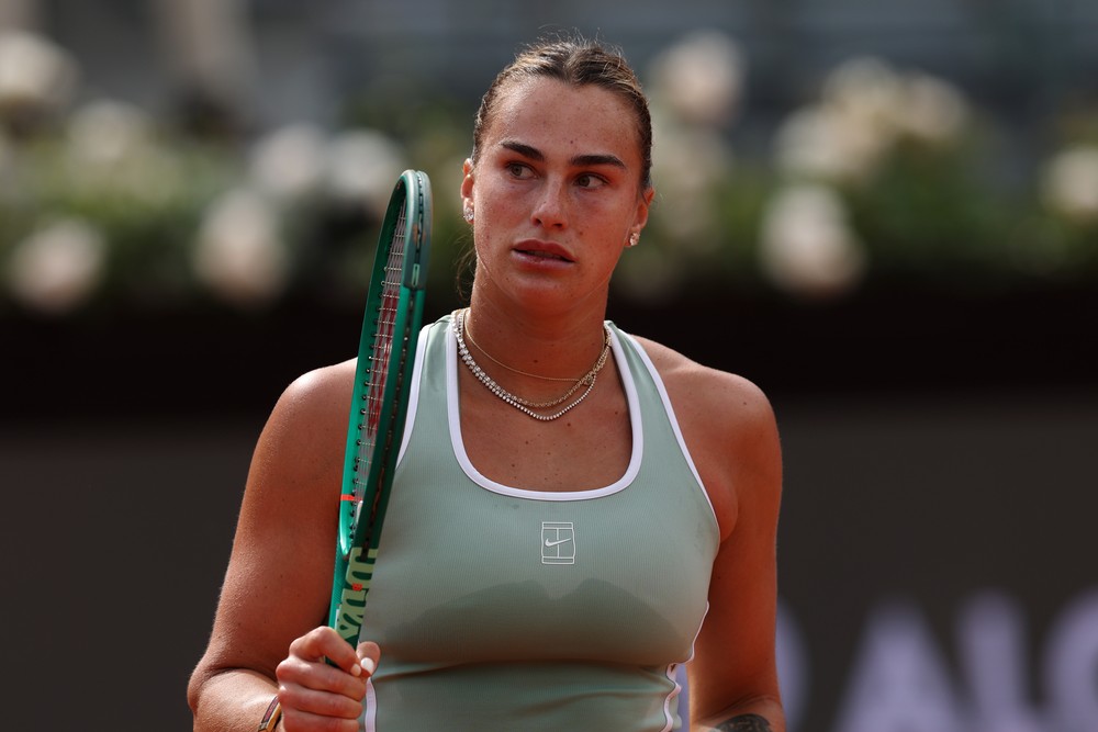 Aryna Sabalenka e estrelas do tênis protestam contra premiação de Roland Garros — Foto: Julian Finney/Getty Images