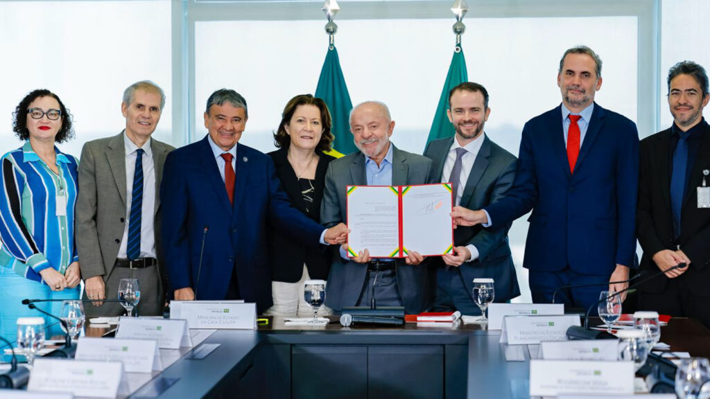 Cerimônia de anúncio da atualização monetária do Bolsa Família no Palácio do Planalto