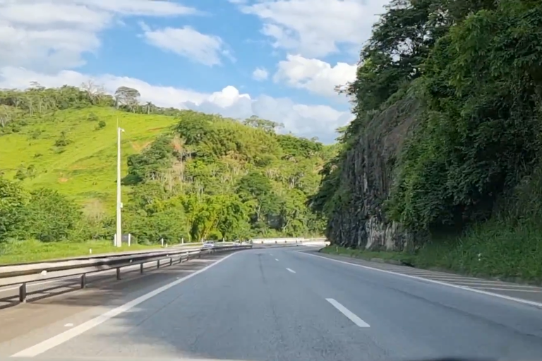 Trecho da BR-040 na Serra de Petrópolis