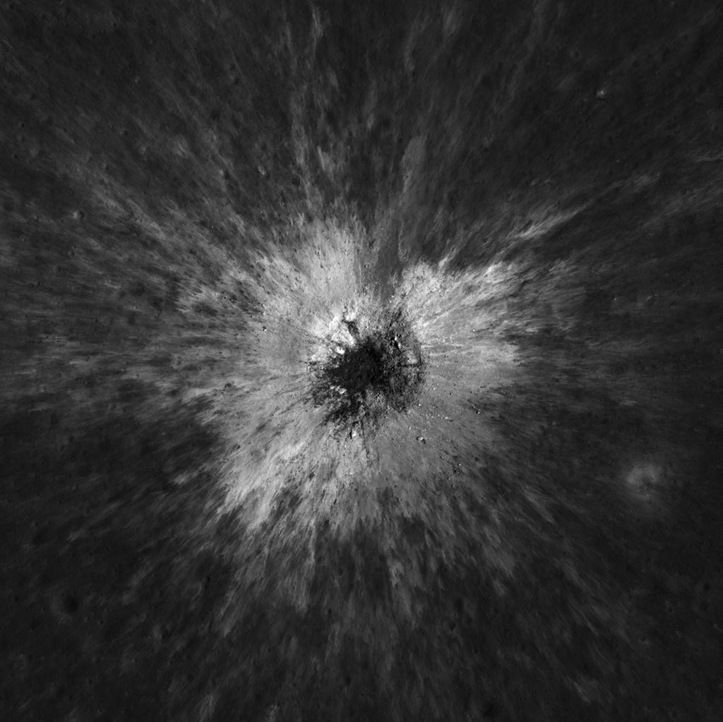 Cratera McGetchin na superfície da Lua registrada pela Lunar Reconnaissance Orbiter