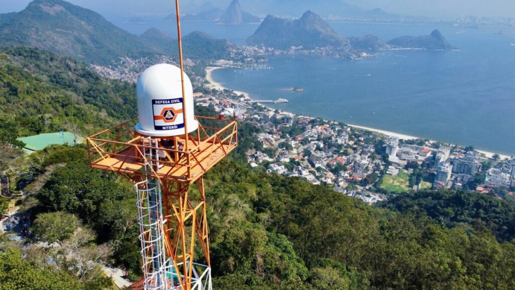Estrutura de monitoramento da Defesa Civil de Niterói