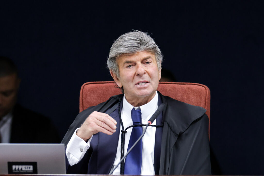 Ministro Luiz Fux durante sessão no plenário do Supremo Tribunal Federal