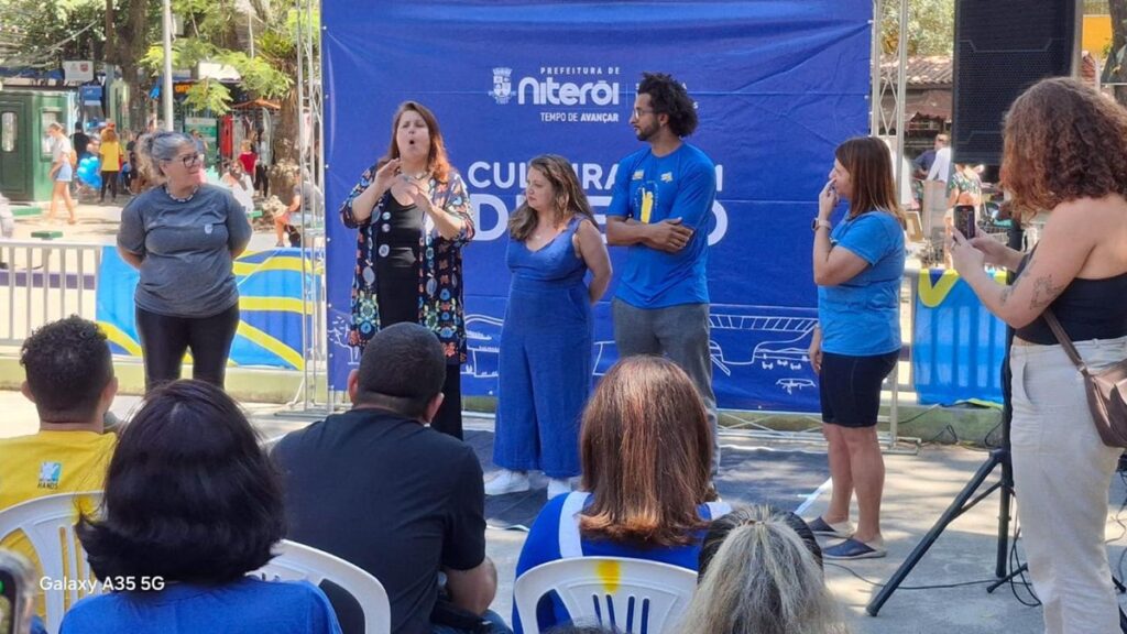 Evento de Cultura Surda com intérpretes de Libras em Niterói
