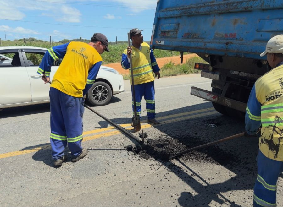 Obras de recapeamento da RJ-162 entre Rio das Ostras e Casimiro de Abreu
