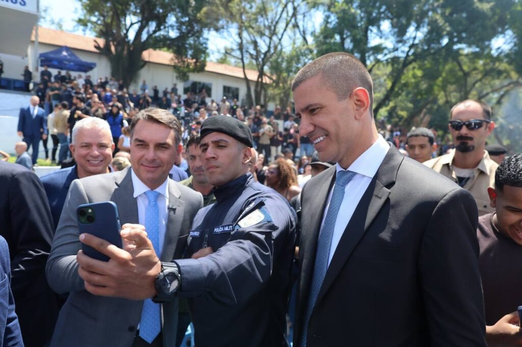 Douglas Ruas durante formatura de novos soldados da Polícia Militar no Rio de Janeiro