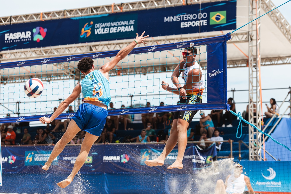 Márcio Gaudie em competição de vôlei de praia em Icaraí