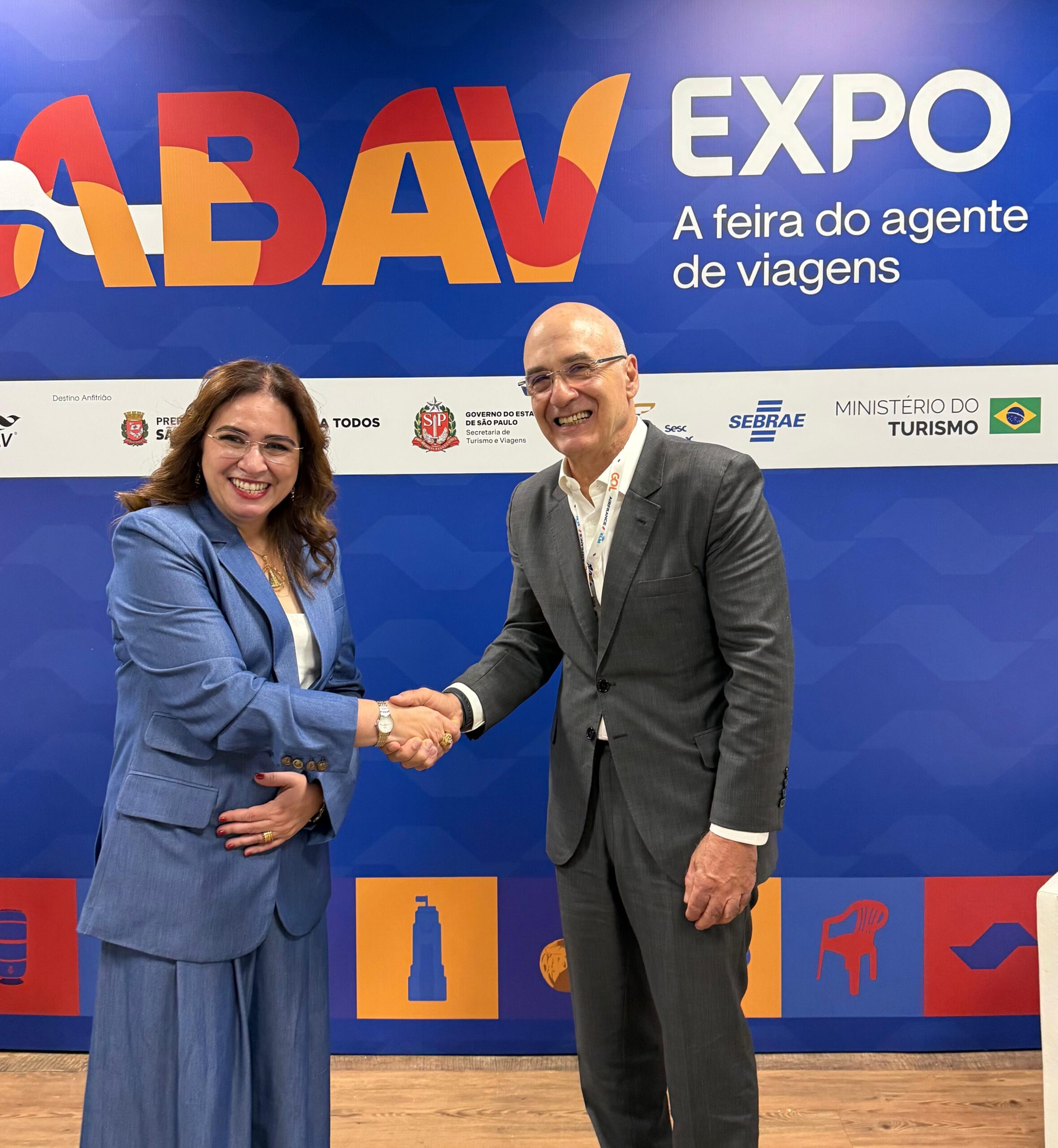 Antonio Florencio de Queiroz Junior e Ana Carolina Medeiros na ABAV Expo