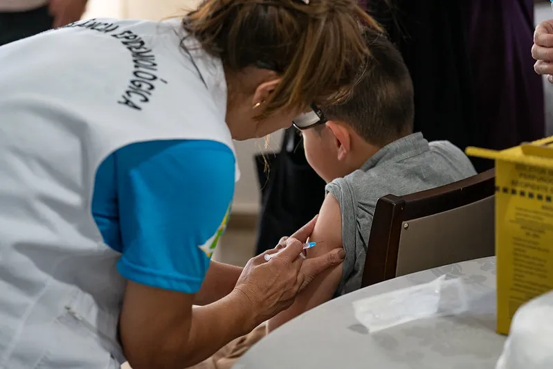 Imagem de divulgação sobre vacinação infantil