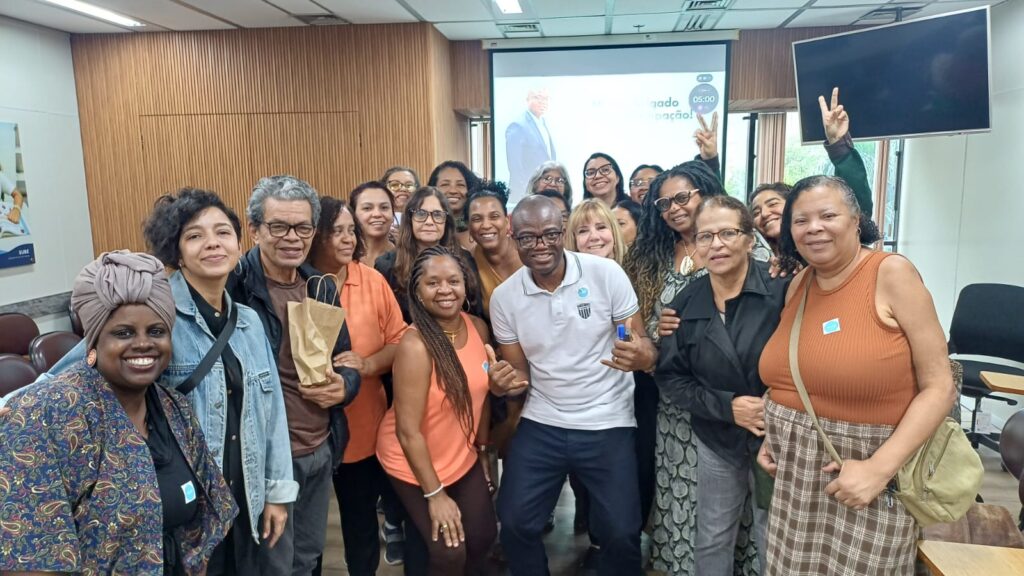 Mulheres participam de formação para empreendedoras comunitárias no Rio
