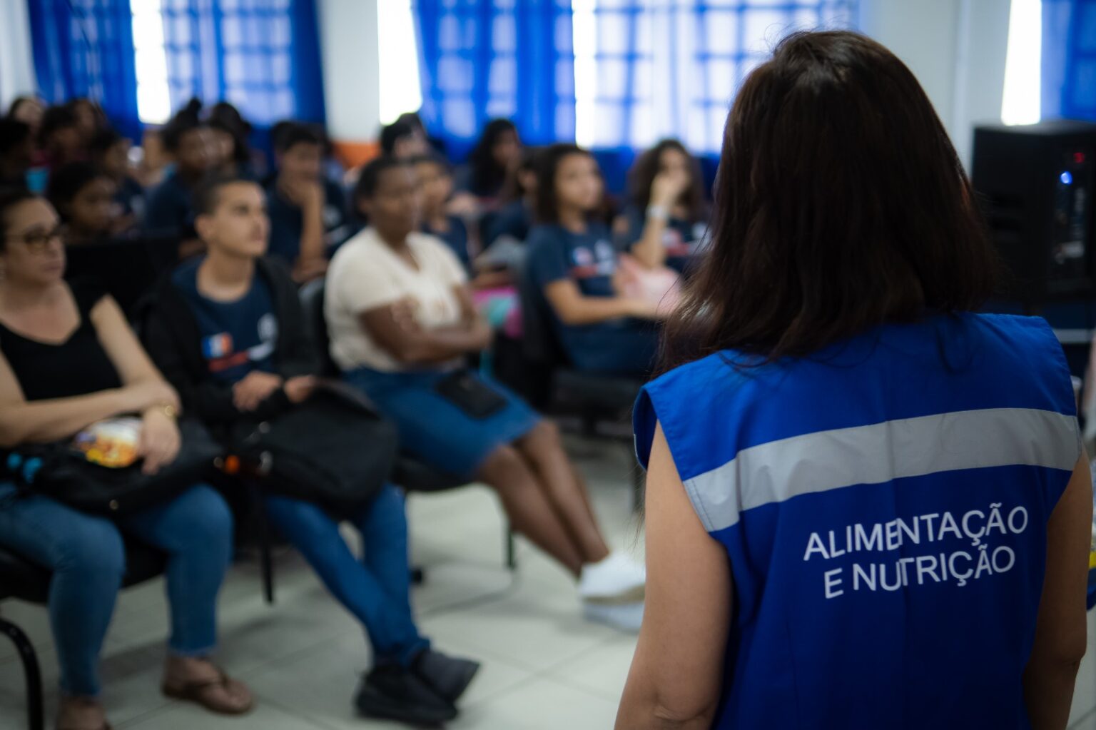 Estudantes participam de ação sobre açúcar e alimentos ultraprocessados em Itaboraí